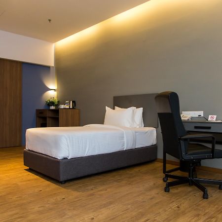 Imperial Regency Suites & Petaling Jaya Kuala Lumpur Extérieur photo
